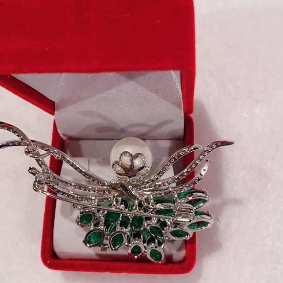 Brooch - Picture 3 of 3